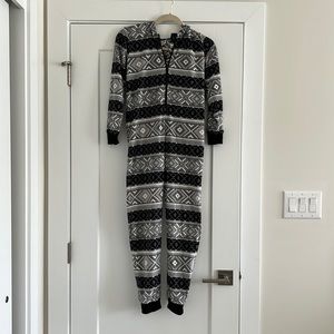 Old navy gently worn holiday onesie with a hoodie